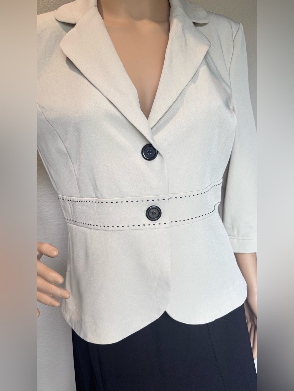Courtenay Set Cream Two-Button Tailored Blazer 3/4 sleeves and Black Skirt - Picture 7 of 14